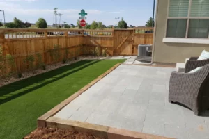 Plantings-syntheticturf-patio-glagstone-install-confluencell-20160801_164707-20160801_164707